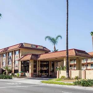 Super 8 By Wyndham Anaheim/disneyland Drive Hotel