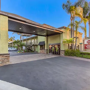 Western Pavilions Hotel