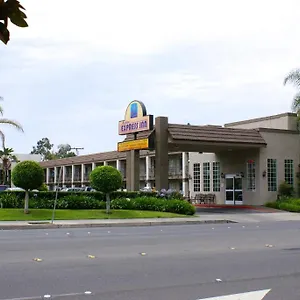 2* Hotel Queens