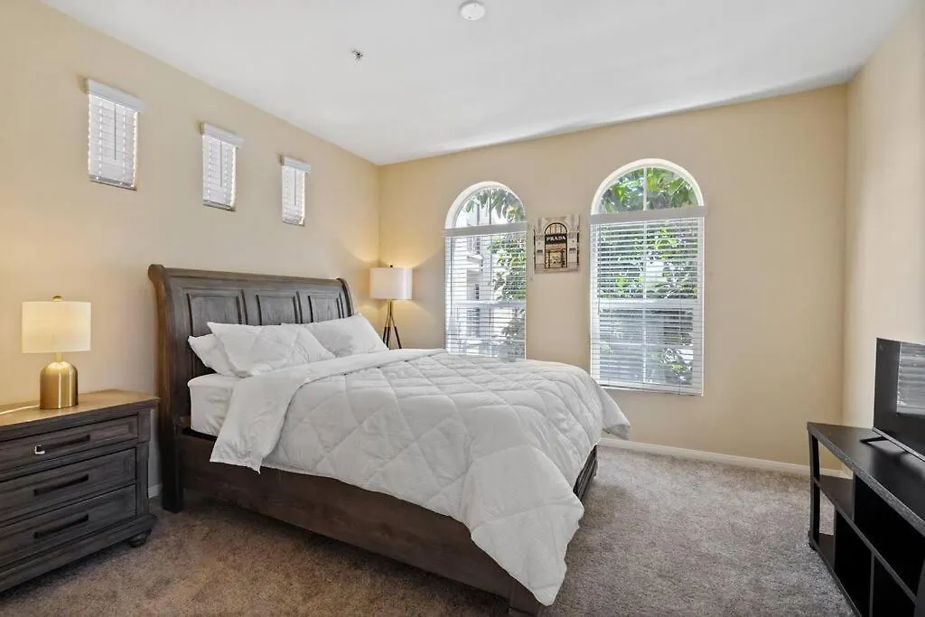 Apartment Luxury 2Br/2Ba! 5 Min To Disney! Anaheim